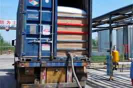 Первый поезд с маслом прибыл в город Чунцин, Китай.